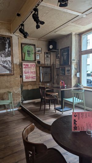  at 19:77 - VEGAN:DINER+BAR, Home of RAMONES MUSEUM in Berlin