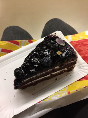 Super good vegan blueberry pie! 3,10€ at 19:77 - VEGAN:DINER+BAR, Home of RAMONES MUSEUM in Berlin