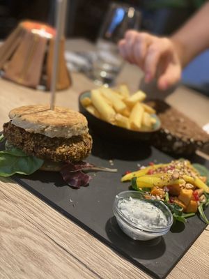lentil burger naan bread at Waanzinnig Tilburg in Tilburg