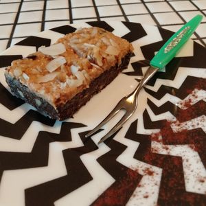 Vegan, gluten-free raw brownie (special item). at KIMAGUREYA in Shizuoka