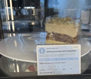 Apfelkuchen mit Pudding  at Fit Cake in Vienna