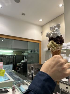 Cioccolato pistacchio nocciola e panna vegetale   at Gelateria Porta Romana - 126 in Milan