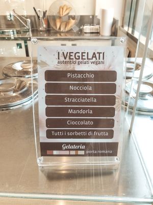 Vegan flavours at Gelateria Porta Romana - 126 in Milan