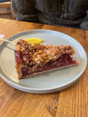 Cherr streusel cake   at Bertis in Karlsruhe