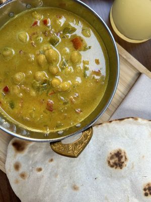 Indian style chickpea and coconut curry   at RootBark EtnoBrunch in Redondela