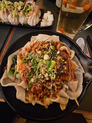 Damiang Nudeln mit Aubergine & veganem Hack, dazu Tee at Biangbiang Noodles in Leipzig