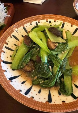 Stir- Fried Bokchoy With Mushroom  at Tung's Restaurant in Ho Chi Minh City