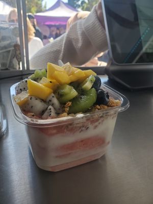 Smoothie bowl at Fruitopia in Brentwood
