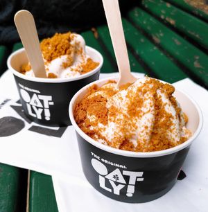 Last week of the pop up: white sesame with spéculoos at Oatly - Pop-Up in Paris