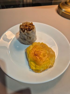 Dim sum and a vegan egg at XinAn Vegan - 心安素食 in Guangzhou
