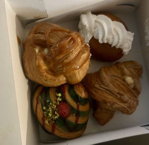 Take away: Cruffin crema e caramello salato, maritozzo, croissant pistacchio e lamponi, croissant alla nocciola . Tutto vegan   at Libera Pasticceria Caffetteria in Rome