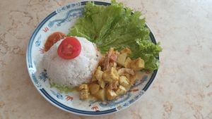 Yummy curry with rice at Budha Travel Vegetarian  in Jimbaran