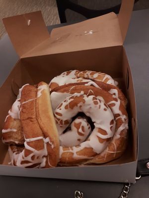 Vegan Cinnamon rolls at Muffin Top Bakery in Redlands