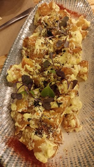 Bravas at Lila in Leliana