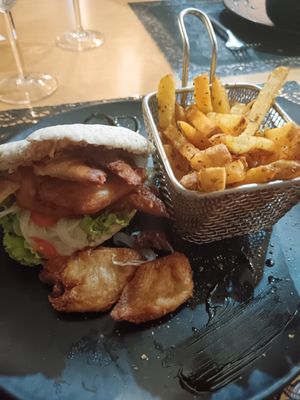 Pita aiguillettes frites 100% végane at ASRAYA in Aubenas