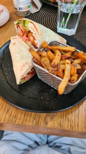 Vegan nuggets wraps at ASRAYA in Aubenas