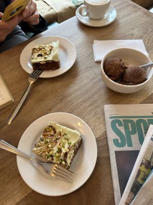 New carrot cake with chocolate ice cream on the side  #Veganuary at Black Cat in East London