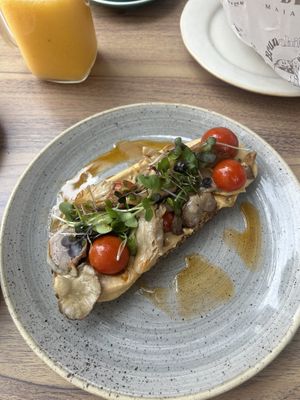 Hummus toast without egg   at Délices Maiatza in San Sebastian