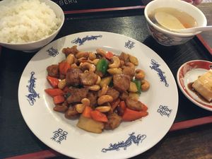 Vegan chicken with cashewnuts at Roran in Tokyo