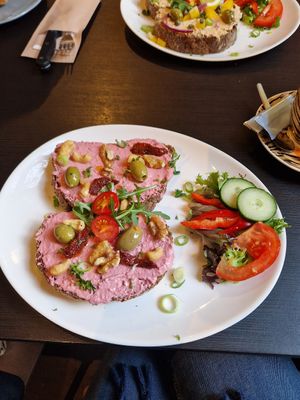Bread with beetroot hummus at Kattencafe de Muis  in Arnhem