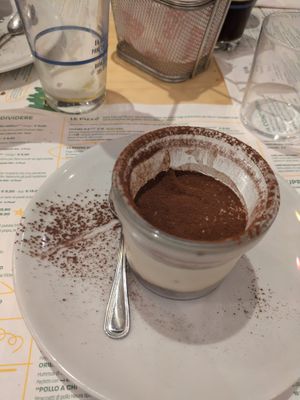 Tiramisù at Pit'sa in Milan