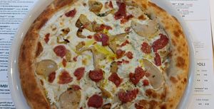 Vegan gorgonzola "gorgeous" pizza at Pit'sa in Milan