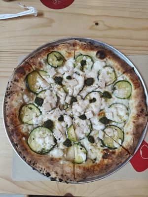 Zucchini, pesto, vegan cheese at Panetti Pizza in Bangkok
