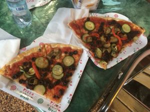 take away vegan pizza made fresh if asked at Pizza Leggera in Bologna