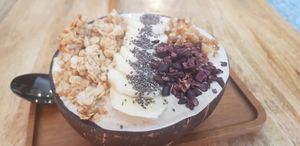 Snickers (refuel) speciality bowl at PLANT SHACK - Palma City in Mallorca