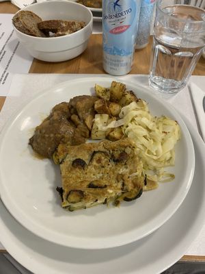 Arrosto di seitan, patate al forno, lasagna vegana at La Pentola Vegana in Monza