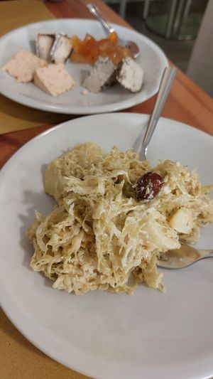 Crauti e formaggio vegano con mostarda at La Pentola Vegana in Monza
