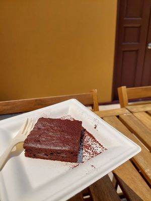 Rich 70% Brownie (MOP 38) at 日Rise in Macau