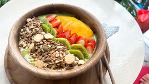 matcha bowl  at Veganlicious - Vegan Smoothie Bowl and Juice in Kuta