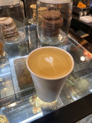 latte con leche de avena   at Ratio Coffee Company in Santiago