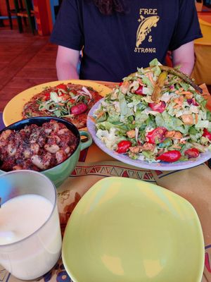 Salad (xl size), beans, vegan omelette and smoothie (with vegan yogurt) at Tranquilo in Santorini