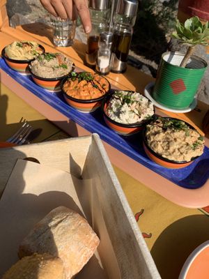 Platter with house dips at Tranquilo in Santorini