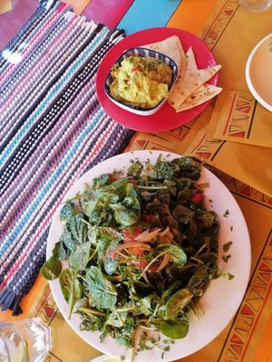 Verano salad and Guacamole at Tranquilo in Santorini