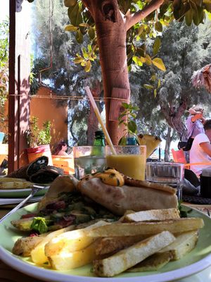 Mexican wrap at Tranquilo in Santorini