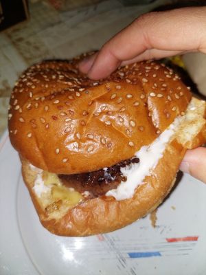  at Burgler in Kalamaria