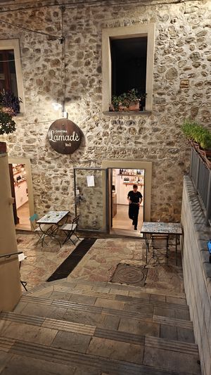 Il ristorante at Cantina Lamadè in Salerno