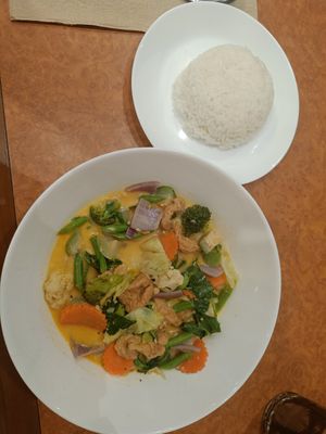 Thai green curry with chycken at Ubuntu Eat in Phuket