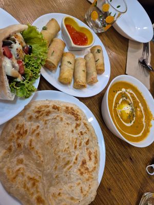 Spring rolls, Pita pocket, butter paneer at Ubuntu Eat in Phuket