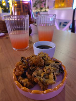 Nori chips and lemonade at Plażka in Gdansk