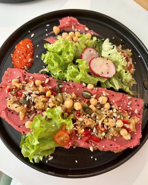 Veggie Hummus Toast  at Hippo Coffee in Konstanz