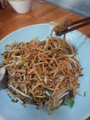Vegan Fried Noodles with Vegan Beef at Kamala Vegan in Berlin