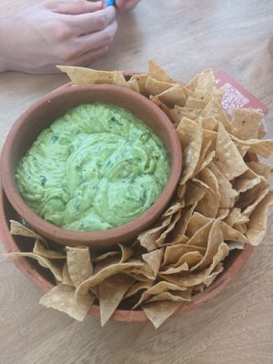 Guac - 4/5 (28.900 COP) at La Revuelta in Medellin