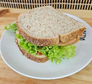 Sandwich vegano de hummus, jamón y queso at Casa Anacahuita in San Nicolas De Los Garza