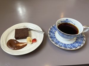 Raw brownie and decaf coffee  at Cafe Mamemasa - Cafeまめ正 in Takayama