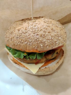 Burger at V36 Bar & Vegan Food in Savona