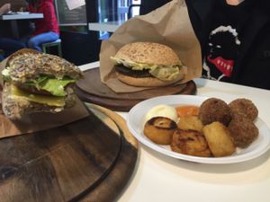 excellent sandwiches and contorni at Universo Vegano in Rome